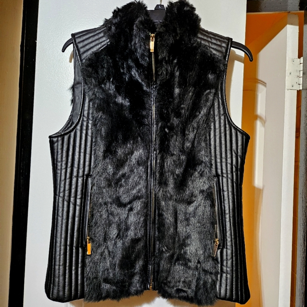 Ci Sono by Cavalini Vegan Fur Vest in Large